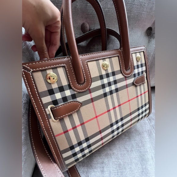 💖 Authentic Burberry Title Canvas plaid shoulder bag - Picture 3 of 10
